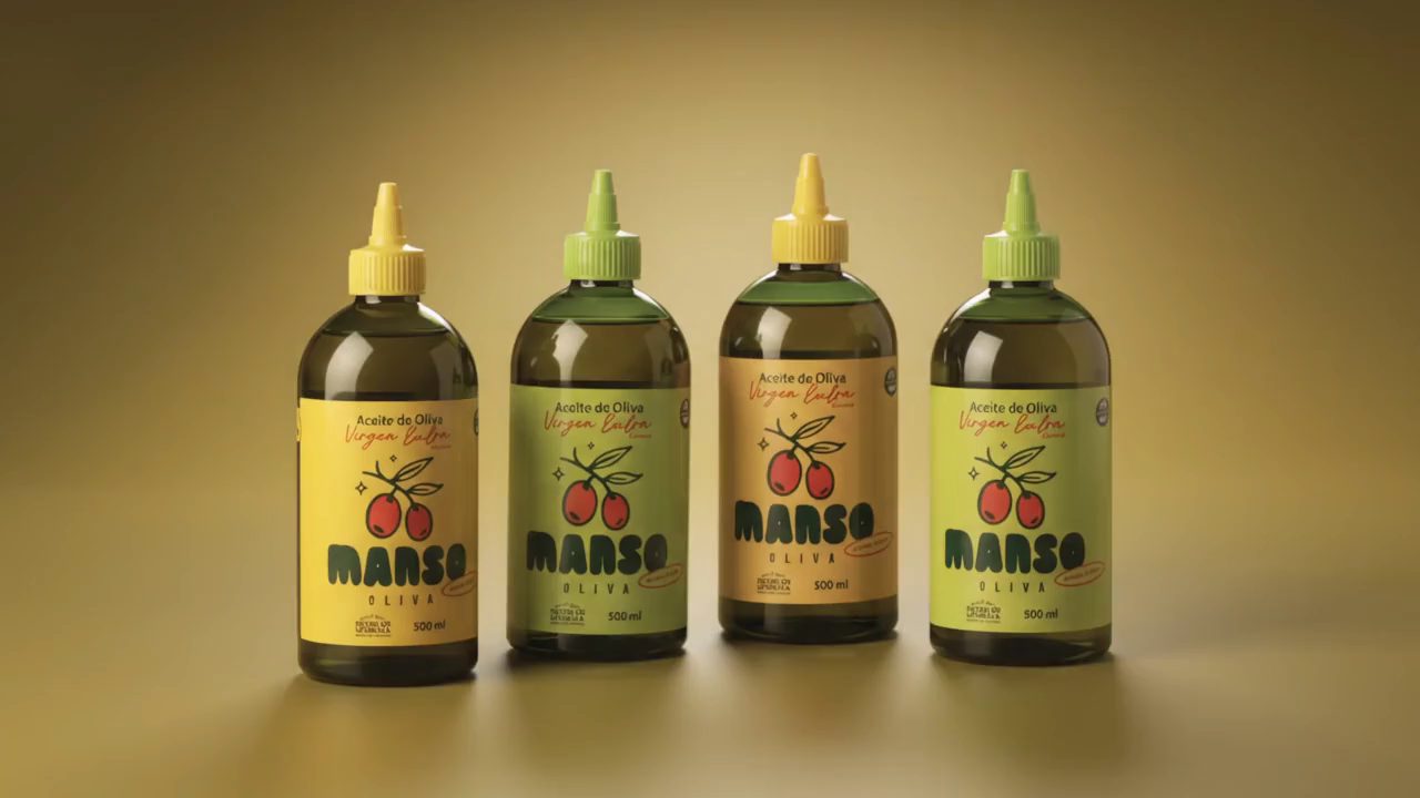 Las cuatro botellas de aceite de oliva MANSO OLIVA